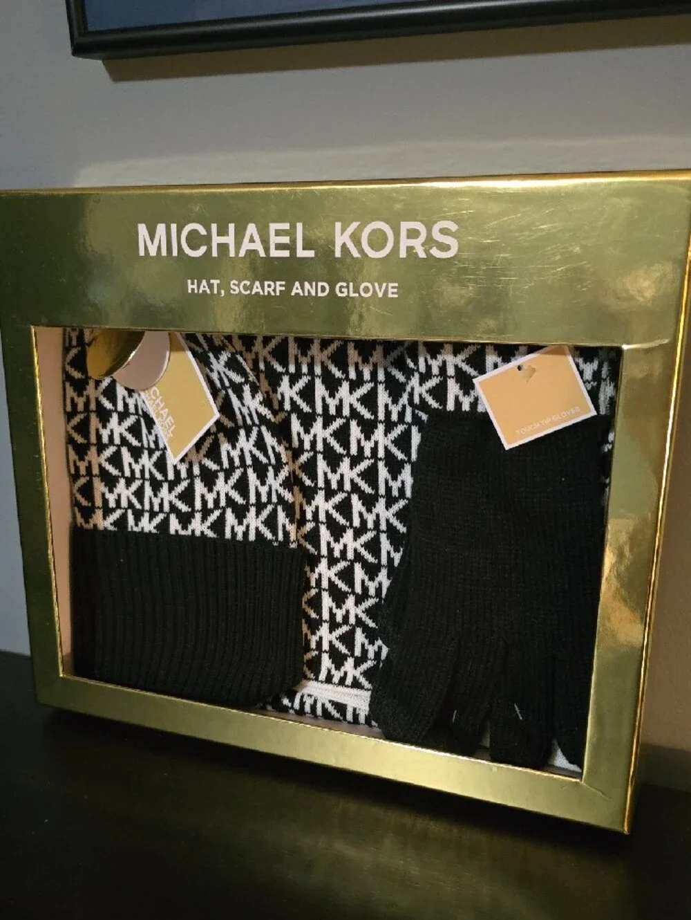 New In Box Michael Kors Black & White Logo Knit Hat, Scarf & Glove Gift Set
